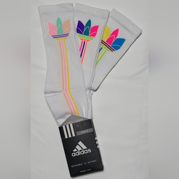 ADIDAS---Nice set of 3 pair of adidas socks - Picture 1 of 5